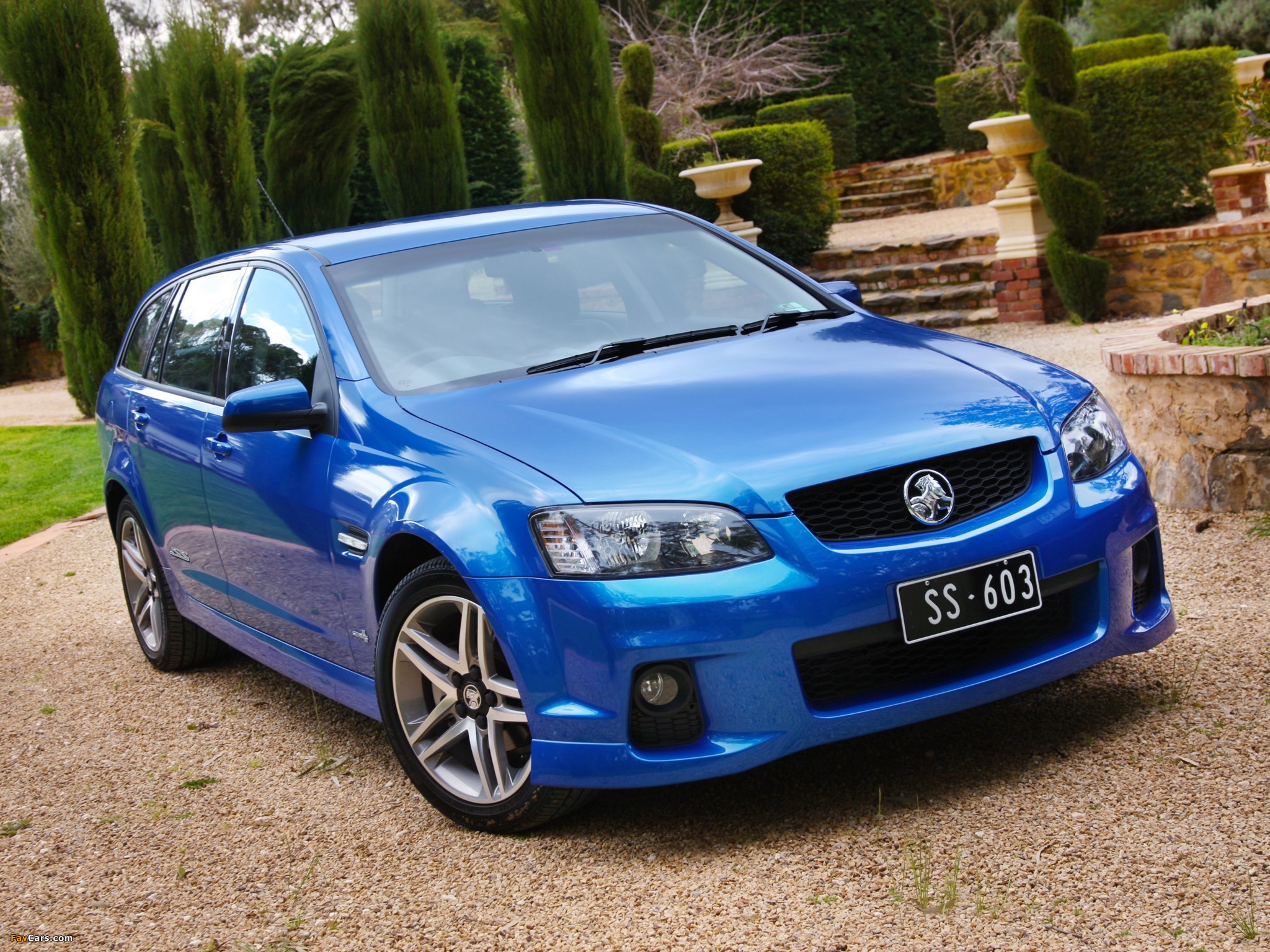 Images of Holden Commodore SS Sportwagon (VE Series II) 2010–13 (2048 x 1536)