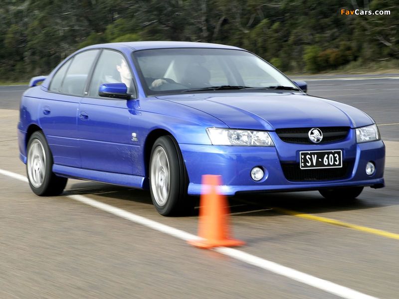 Photos of Holden VZ Commodore SV6 2004–06 (800 x 600)