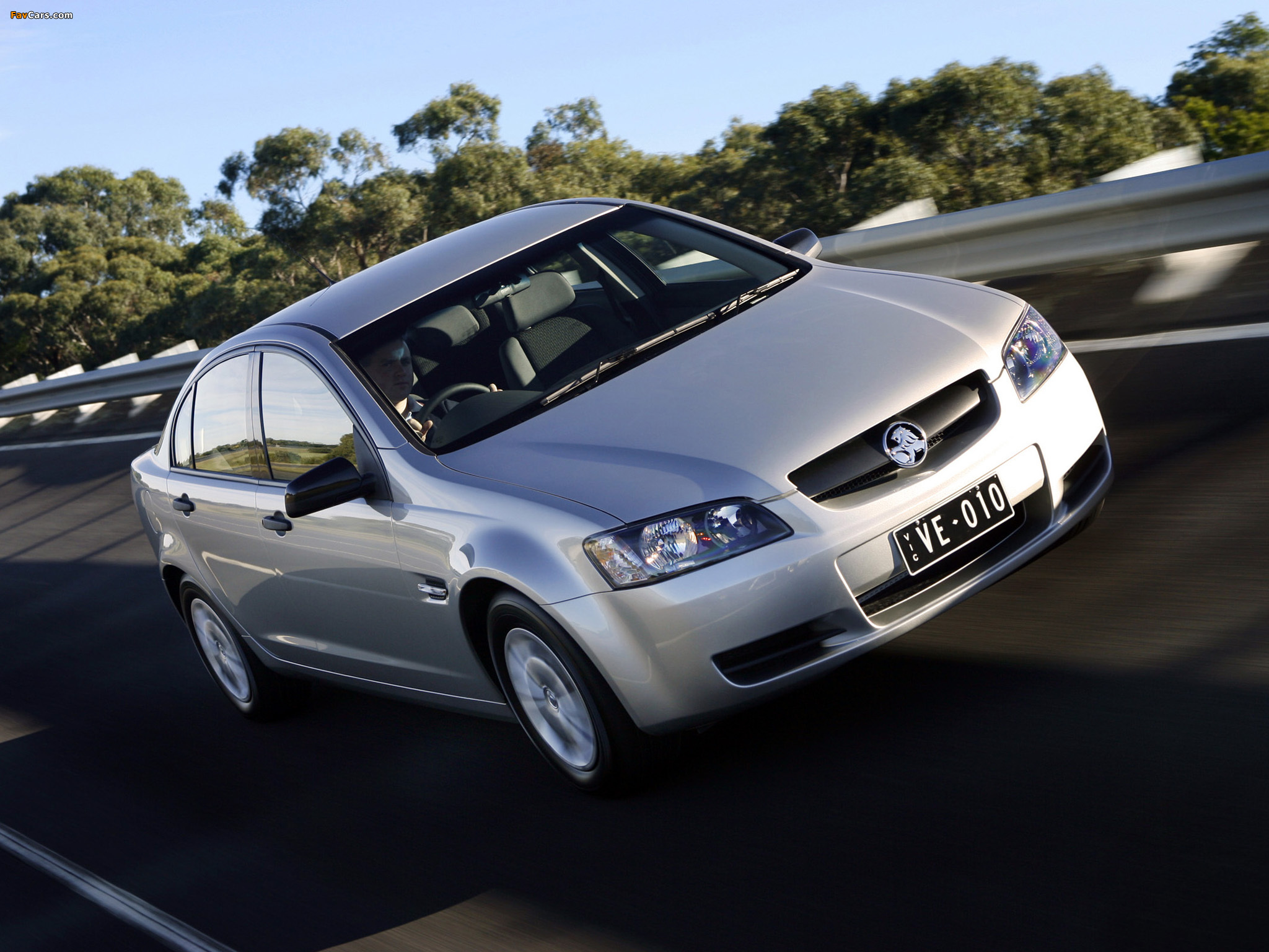 Photos of Holden VE Commodore Omega 2006–10 (2048x1536)