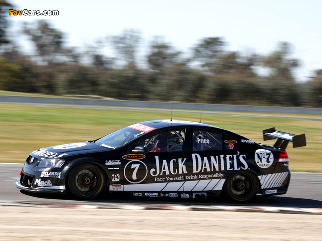 Photos of Holden VE Commodore V8 Supercar 2007–10 (640 x 480)