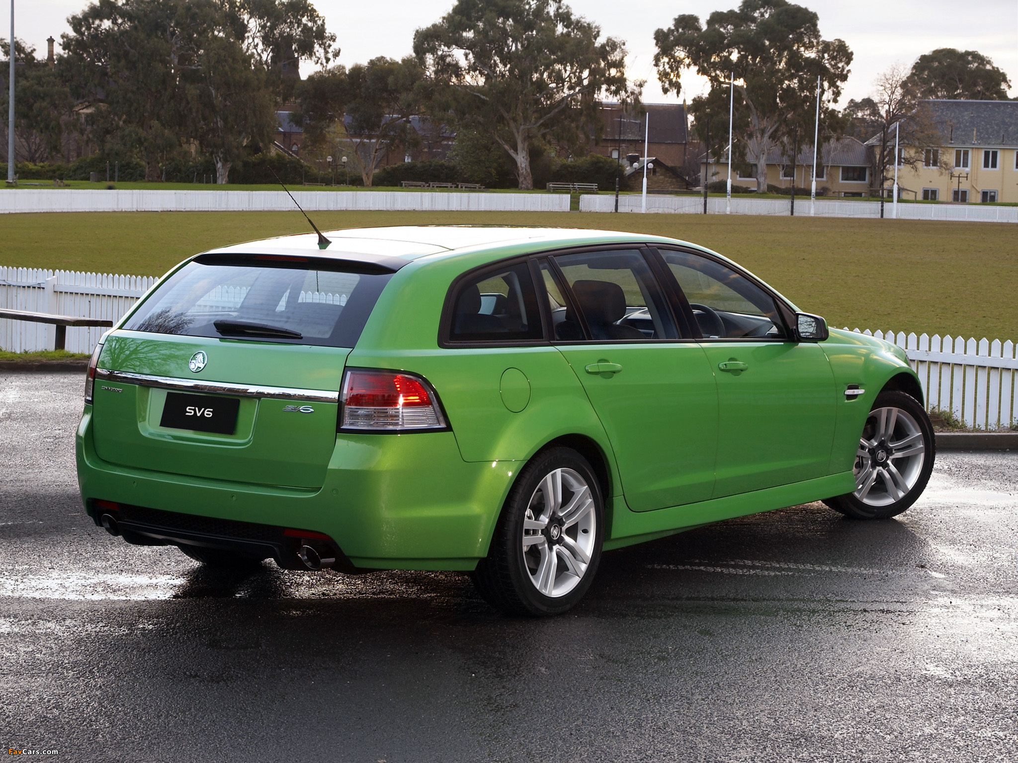 Photos of Holden Commodore SV6 Sportwagon (VE) 2008–10 (2048 x 1536)