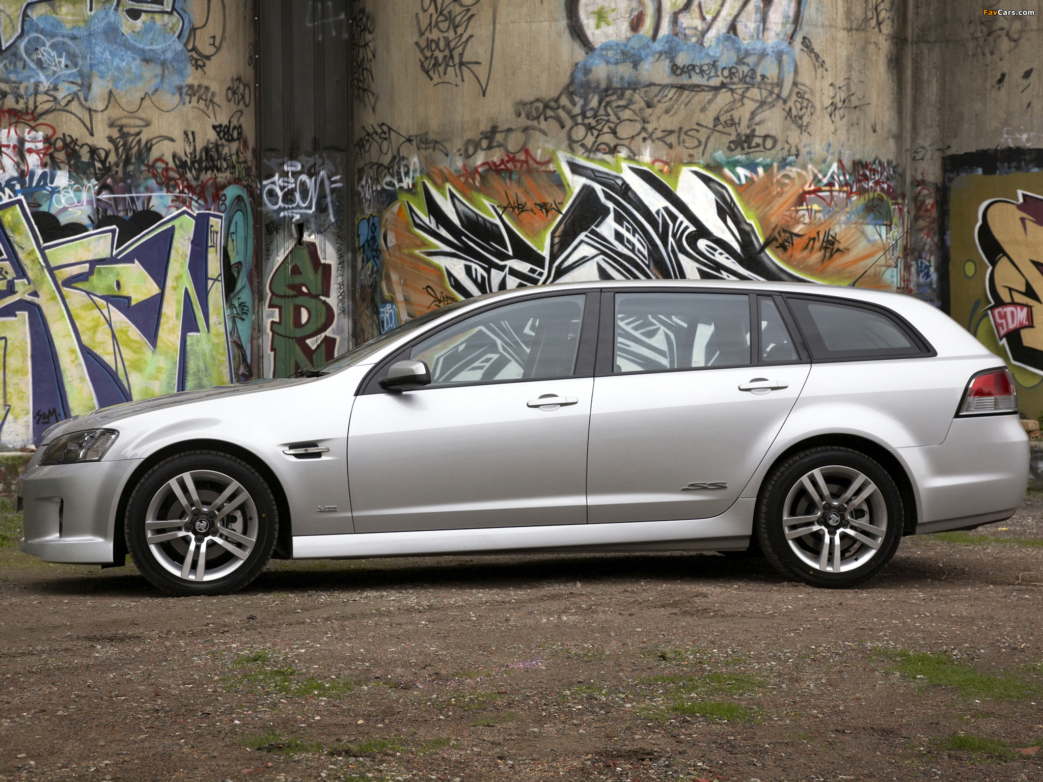 Photos of Holden Commodore SS Sportwagon (VE) 2008–10 (2048 x 1536)