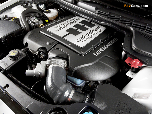 Photos of Walkinshaw Performance Holden Commodore SuperUte (VE) 2011 (640 x 480)