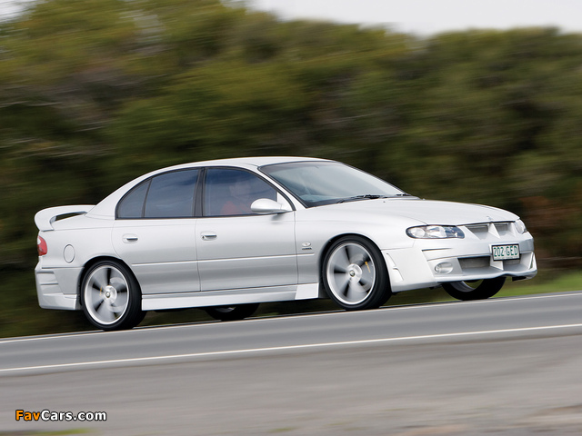 Photos of Holden Commodore (640 x 480)