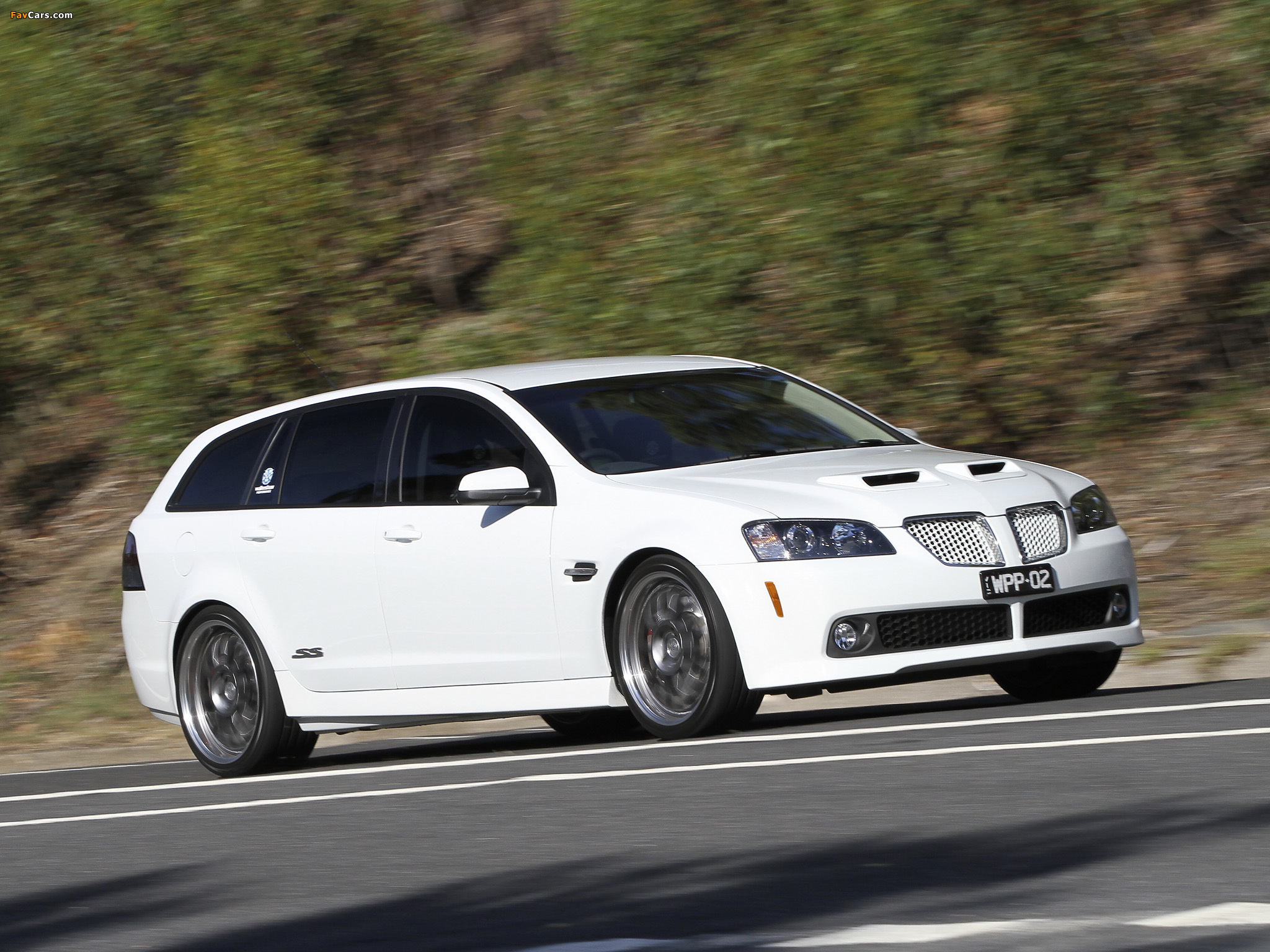 Pictures of Walkinshaw Performance Holden Commodore SS V Sportwagon (VE) 2010 (2048 x 1536)