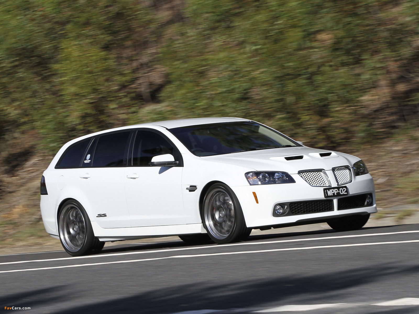 Pictures of Walkinshaw Performance Holden Commodore SS V Sportwagon (VE) 2010 (1600 x 1200)