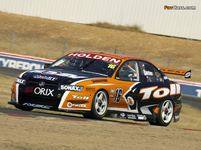 Holden VZ Commodore V8 Supercar 2005–06 wallpapers (640 x 480)