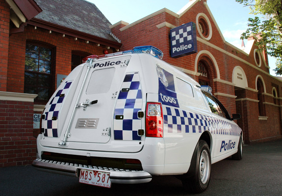 Images of Holden VZ Crewman Divisional Van Police 2004