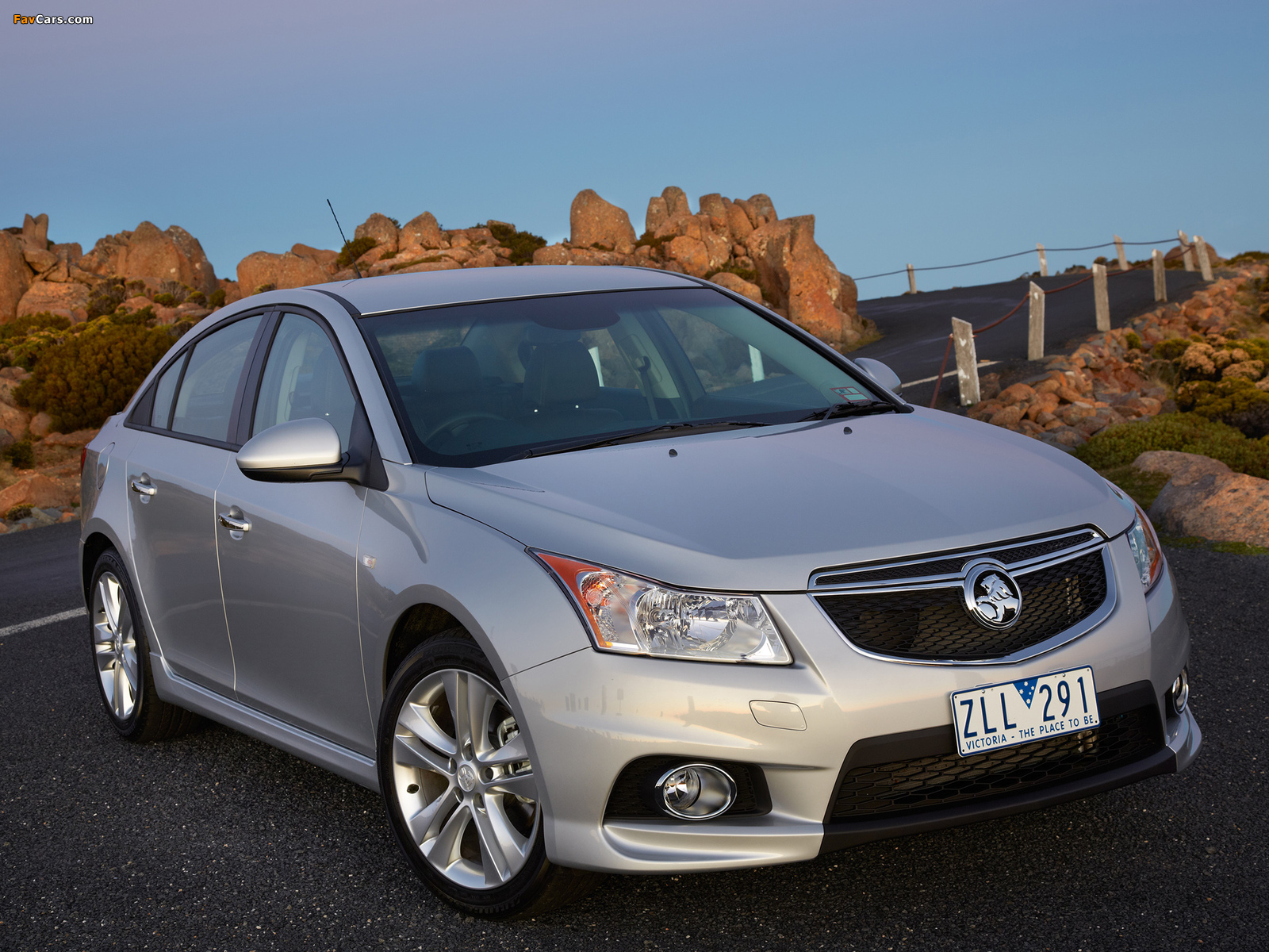 Holden Cruze SRi-V (JH) 2011 wallpapers (1600 x 1200)