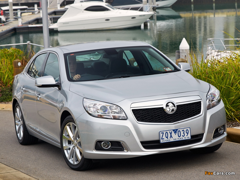 Holden Malibu CDX 2013 photos (800 x 600)