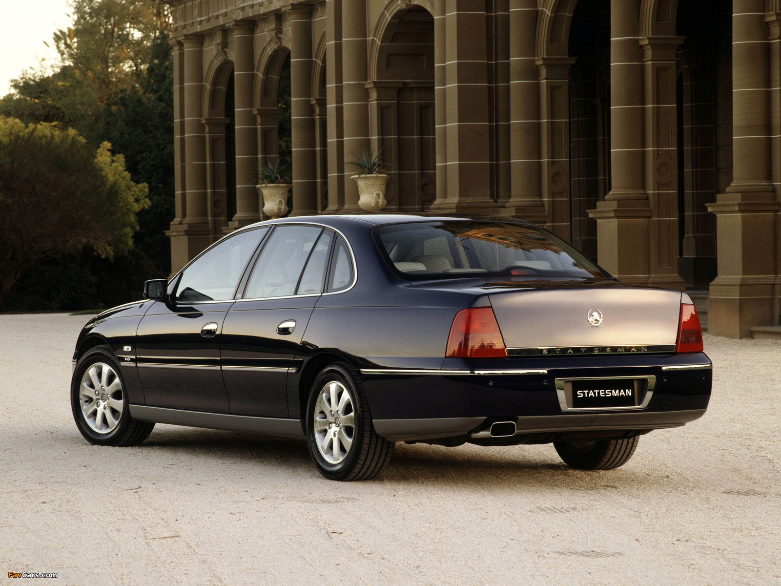 Pictures of Holden Statesman (WK) 2003–04 (1600 x 1200)