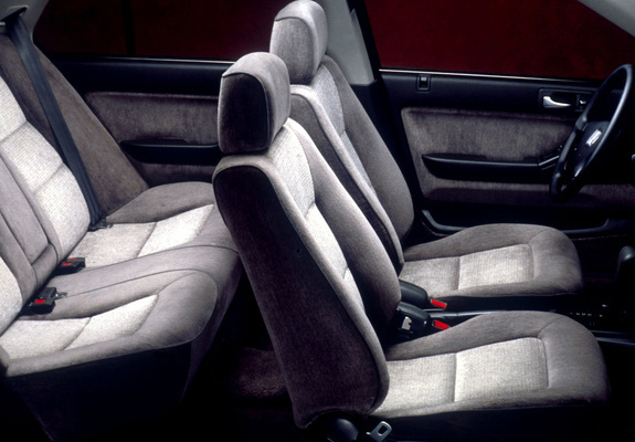 Honda Accord Sedan US-spec (CB) 1990–93 pictures