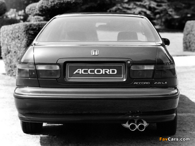 Honda Accord Sedan (CD) 1993–96 images (640 x 480)