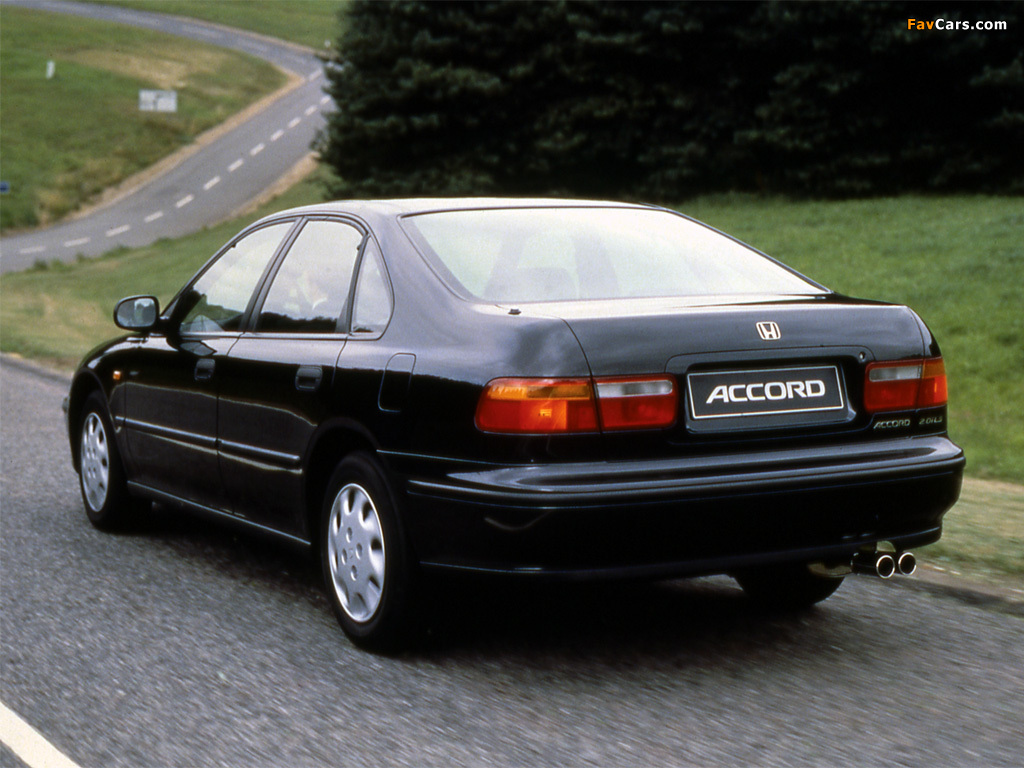Honda Accord Sedan (CD) 1993–96 photos (1024 x 768)
