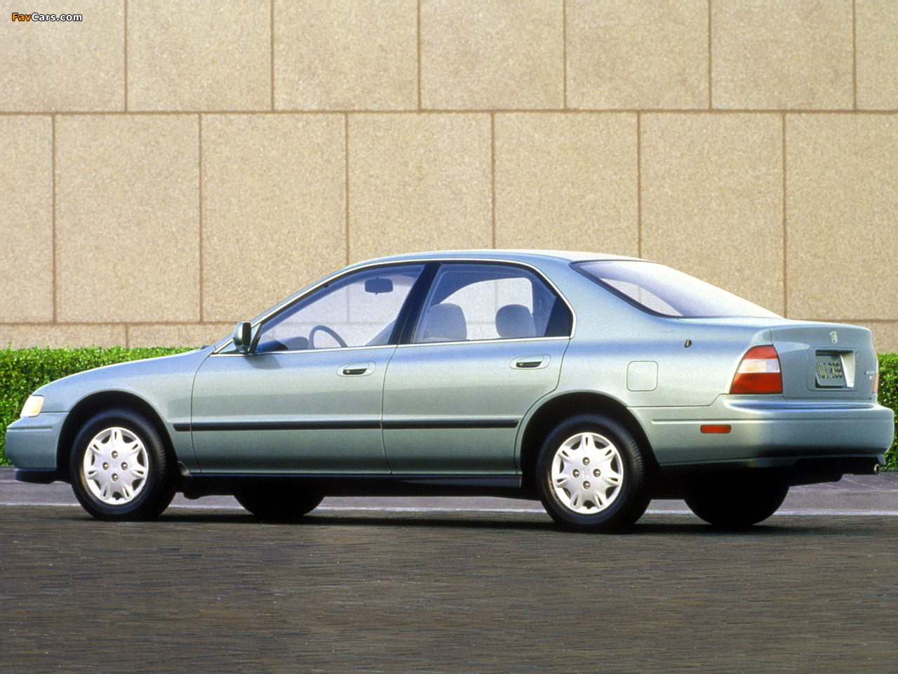 Honda Accord Sedan US-spec (CD) 1994–97 images (1280 x 960)
