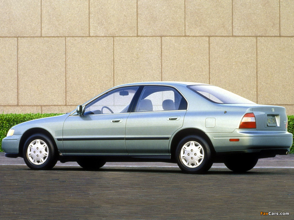 Honda Accord Sedan US-spec (CD) 1994–97 images (1024 x 768)