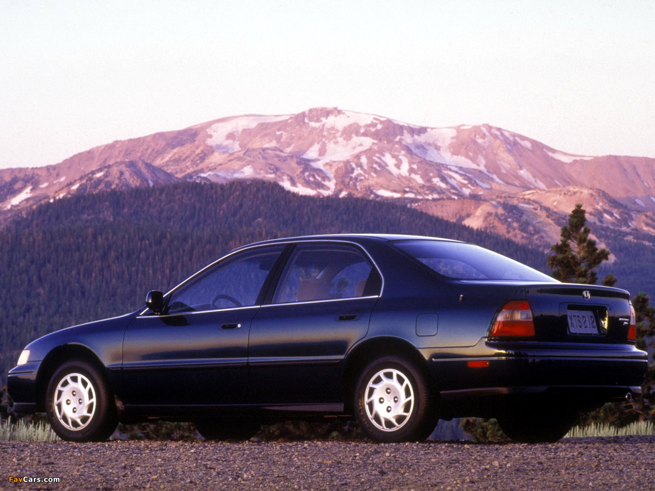 Honda Accord Sedan US-spec (CD) 1994–97 wallpapers (1280 x 960)