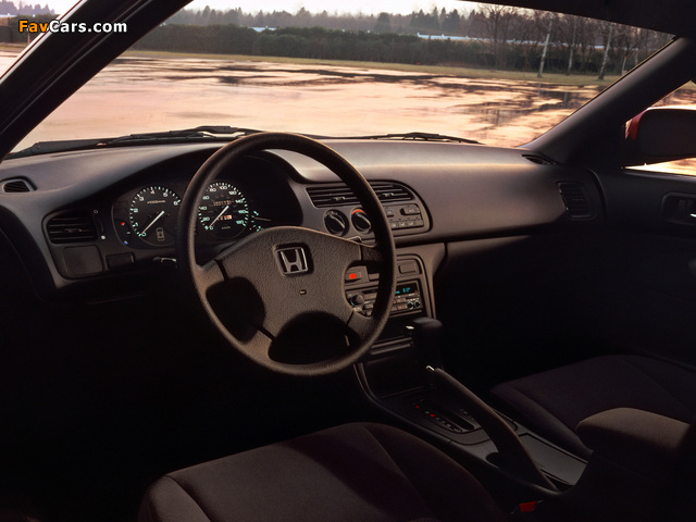 Honda Accord SiR Coupe (CD8) 1996–98 photos (640 x 480)