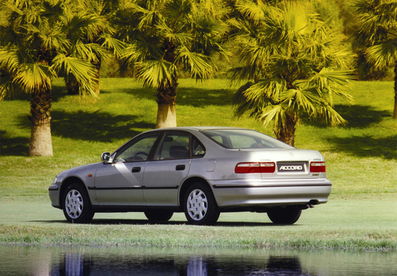 Honda Accord Sedan (CD) 1996–98 pictures