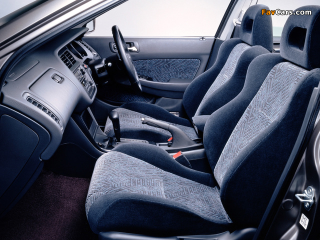Honda Accord 2.0 VTS Sedan JP-spec (CF4) 1997–2000 pictures (640 x 480)