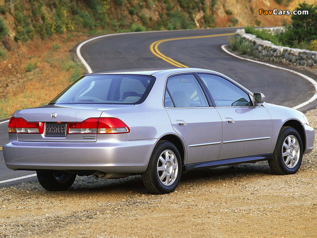 Honda Accord Sedan US-spec 1998–2002 images (640 x 480)