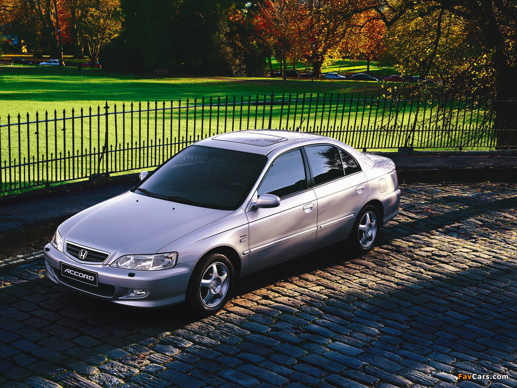 Honda Accord Sedan 1998–2002 images (1024 x 768)