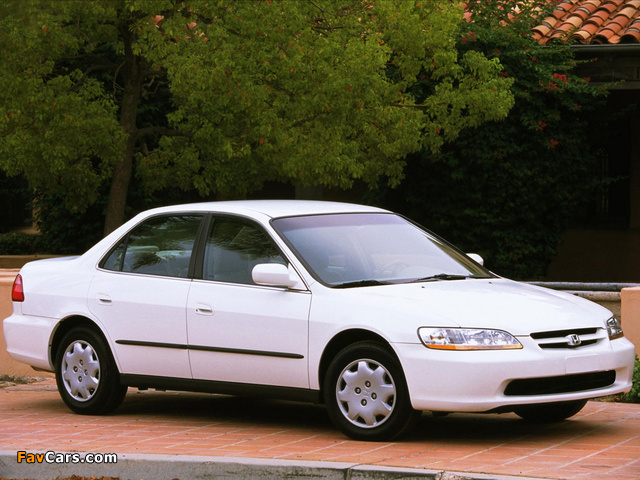 Honda Accord Sedan US-spec 1998–2002 wallpapers (640 x 480)