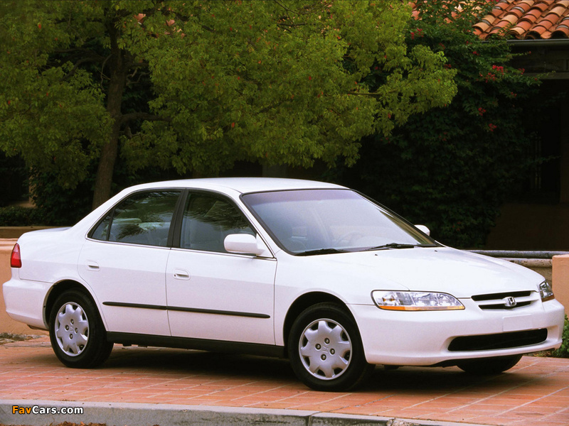 Honda Accord Sedan US-spec 1998–2002 wallpapers (800 x 600)