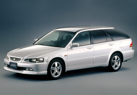 Honda Accord SiR Wagon JP-spec (CH9) 1999–2002 images