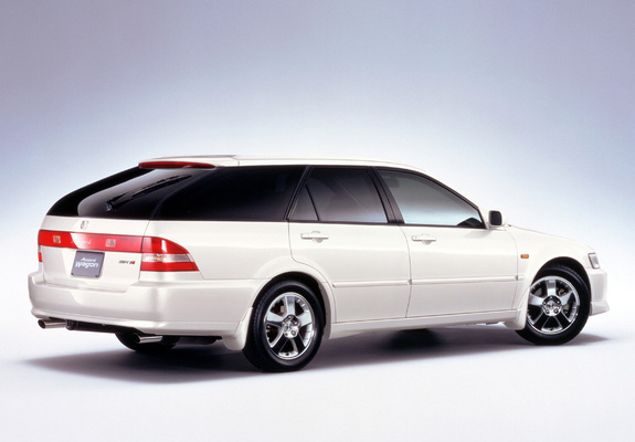Honda Accord SiR Wagon JP-spec (CH9) 1999–2002 pictures