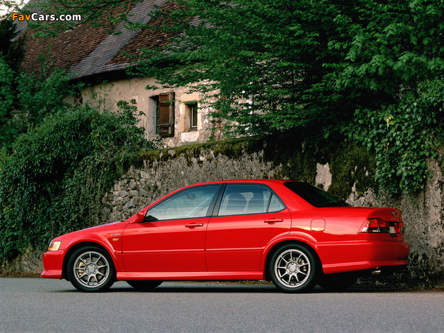 Honda Accord Euro R (CL1) 2000–02 pictures (640 x 480)