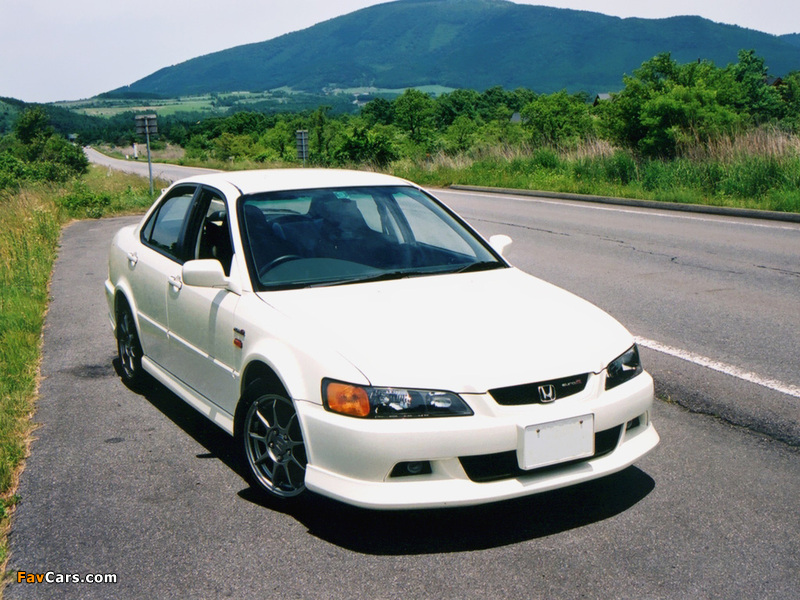 Honda Accord Euro R (CL1) 2000–02 pictures (800 x 600)
