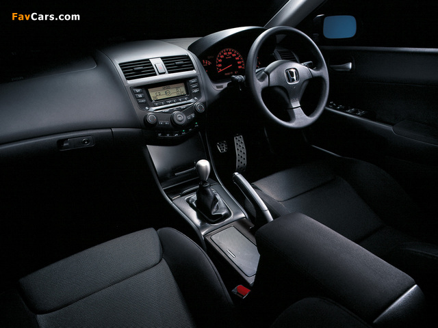 Honda Accord Euro-R Sedan (CL7) 2002–05 pictures (640 x 480)