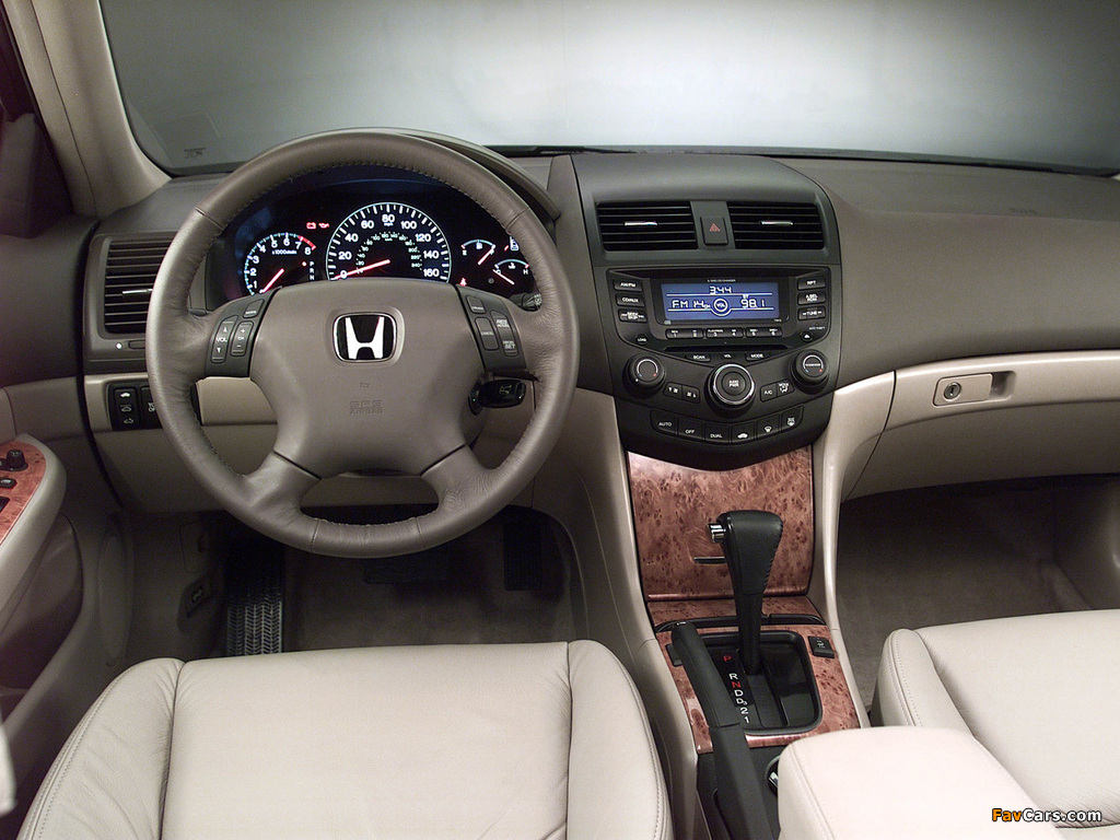 Honda Accord Sedan US-spec 2003–06 photos (1024 x 768)