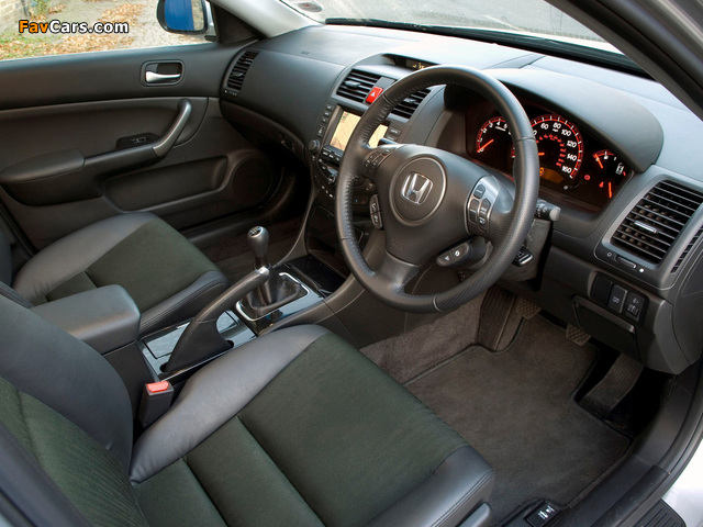 Honda Accord Sedan UK-spec (CL) 2006–08 images (640 x 480)