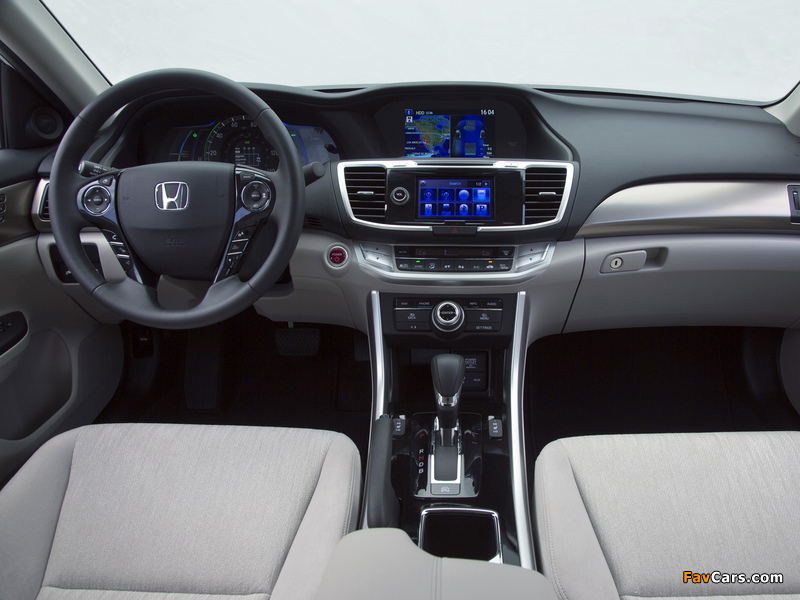 Honda Accord PHEV Sedan 2012 images (800 x 600)