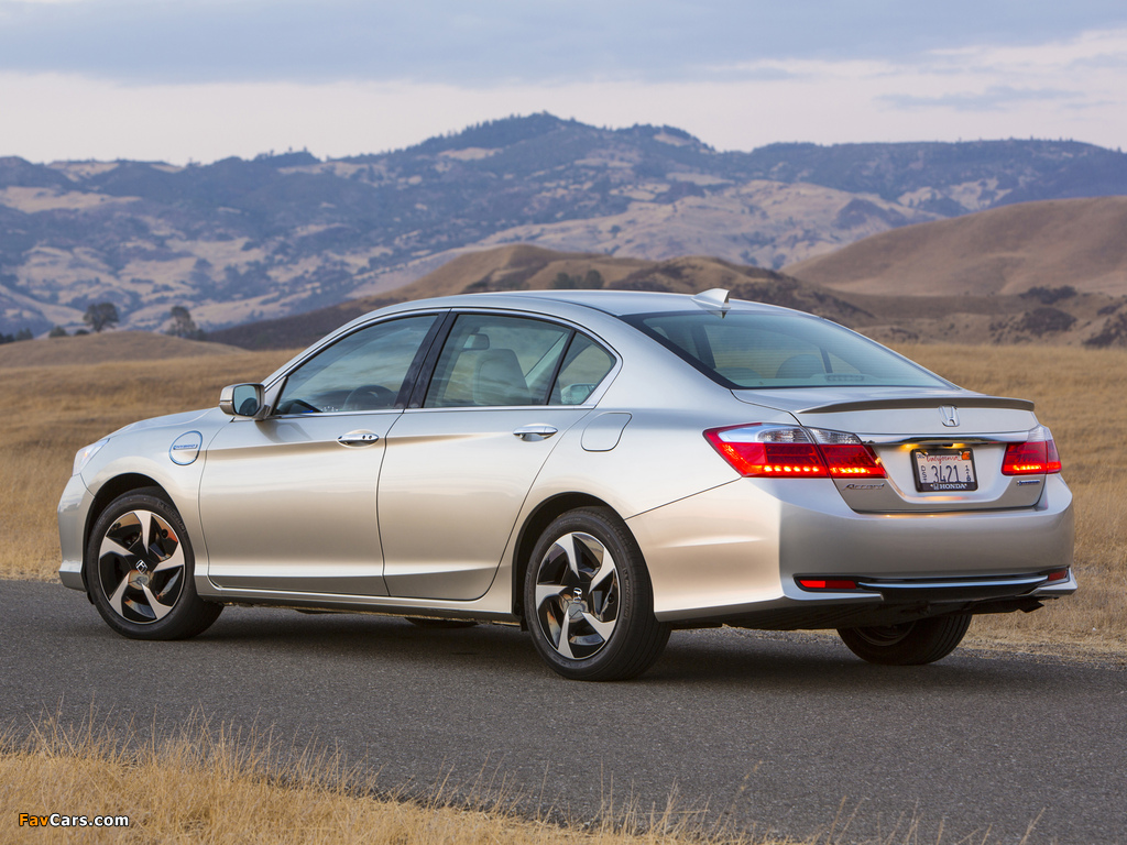 Honda Accord PHEV Sedan 2012 pictures (1024 x 768)