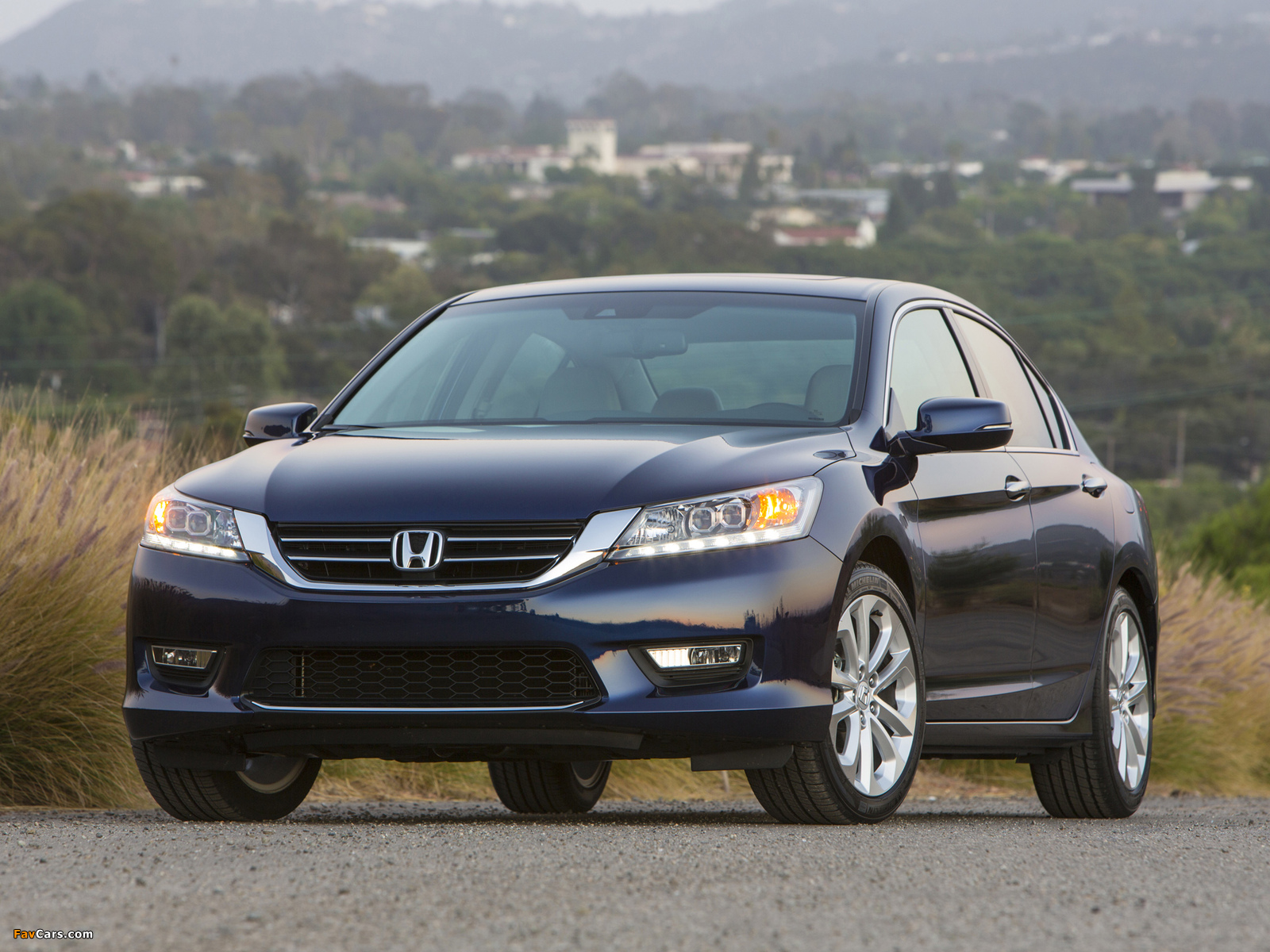 Honda Accord Touring Sedan 2012 pictures (1600 x 1200)