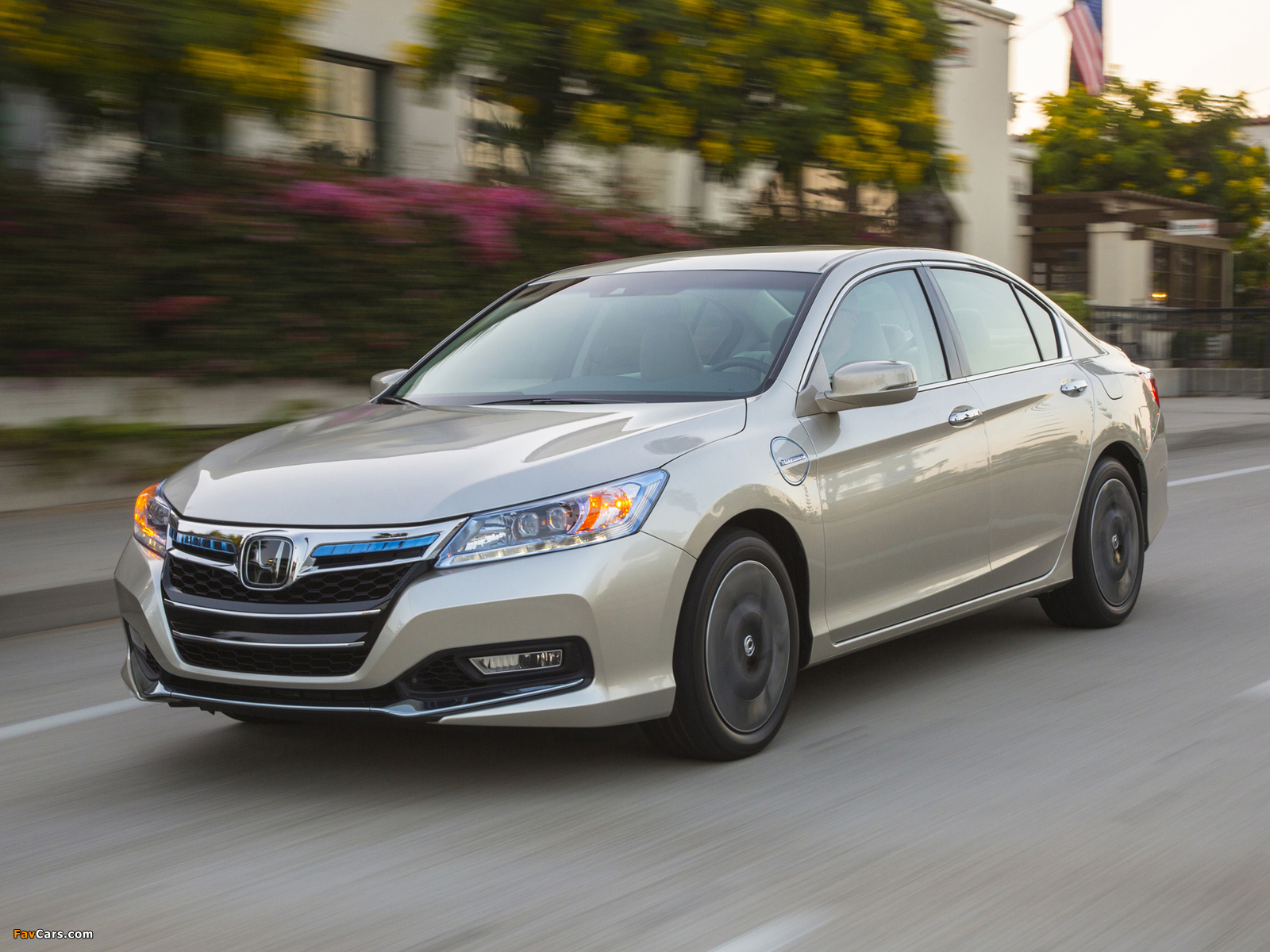 Honda Accord PHEV Sedan 2012 wallpapers (1600 x 1200)