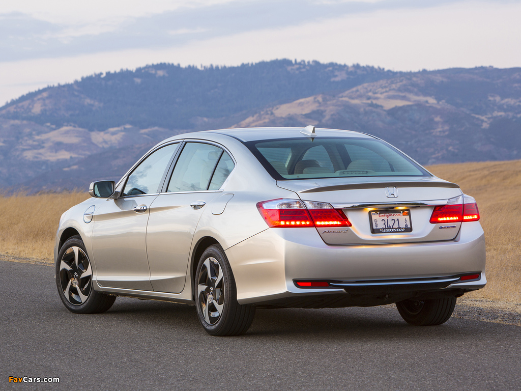 Honda Accord PHEV Sedan 2012 wallpapers (1024 x 768)