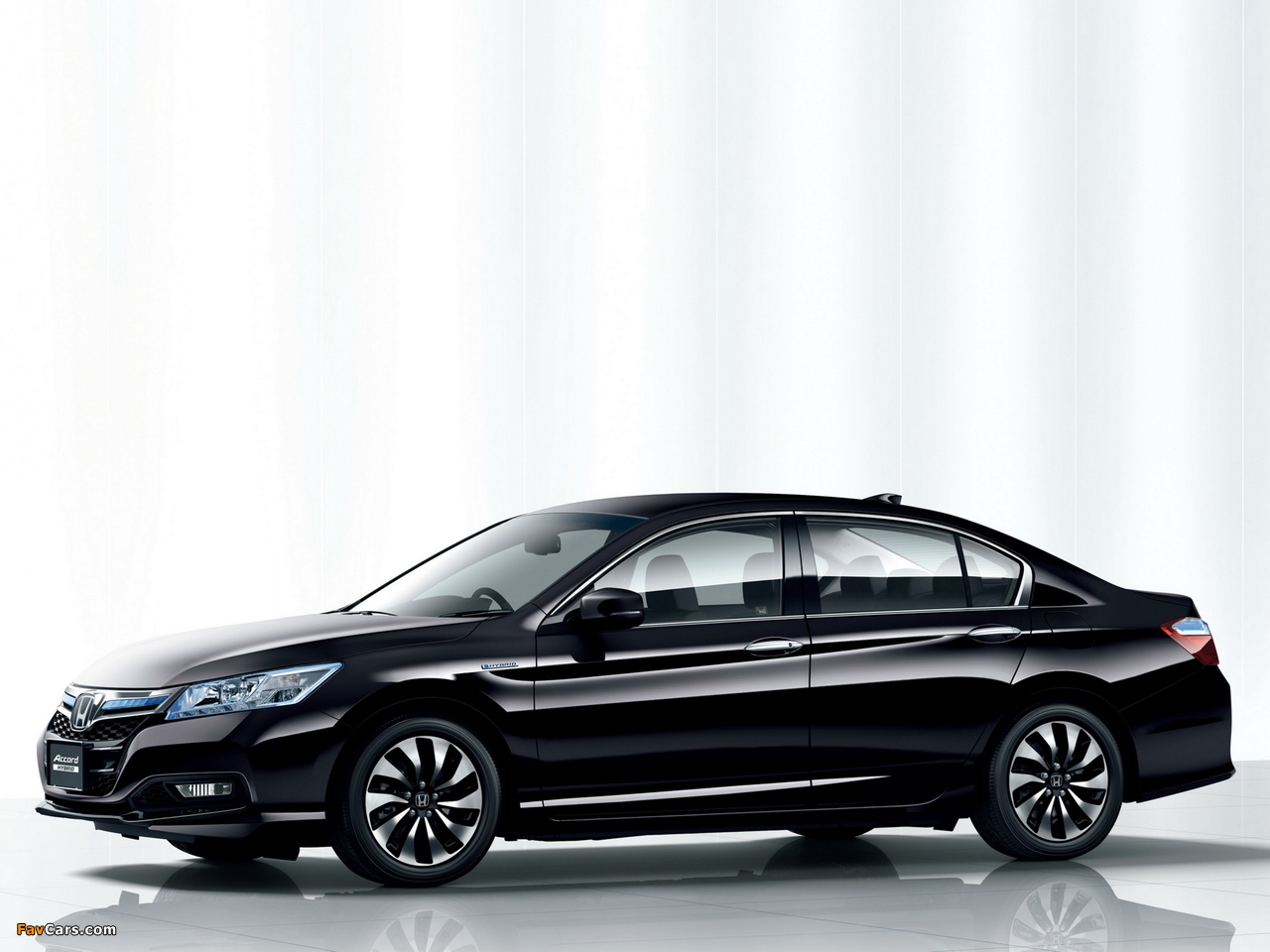 Honda Accord Hybrid JP-spec 2013 wallpapers (1280 x 960)