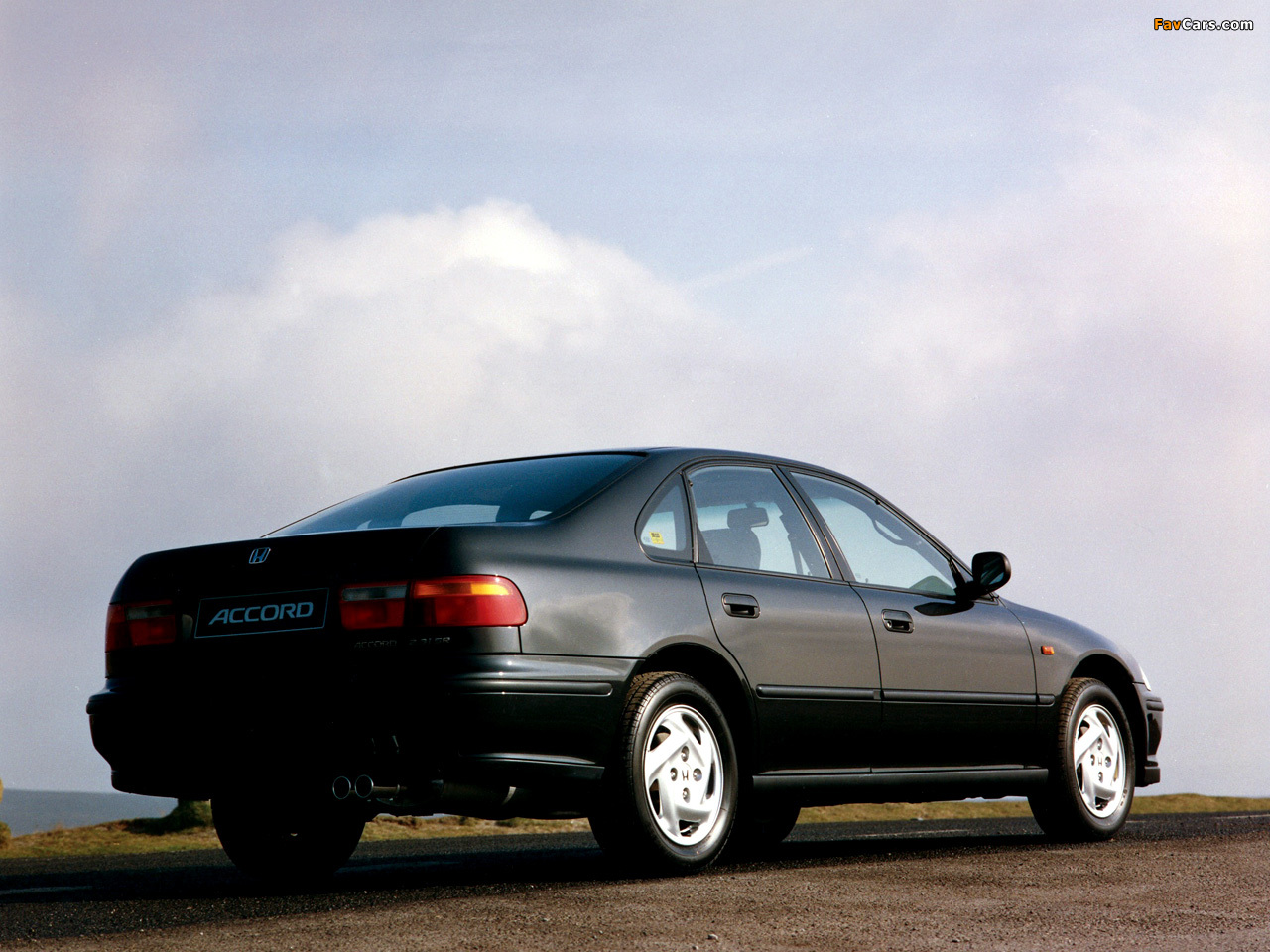 Images of Honda Accord Sedan (CD) 1993–96 (1280 x 960)