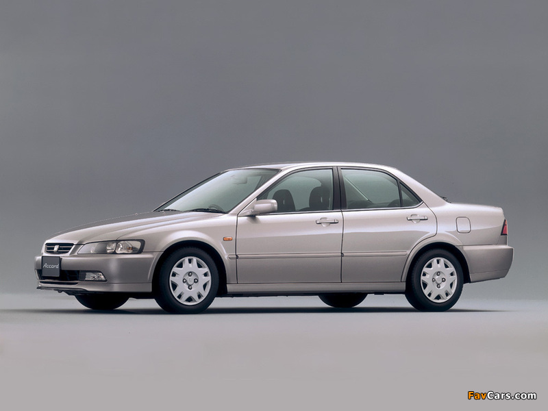 Images of Honda Accord SiR Sedan JP-spec (CF4) 1997–2000 (800 x 600)
