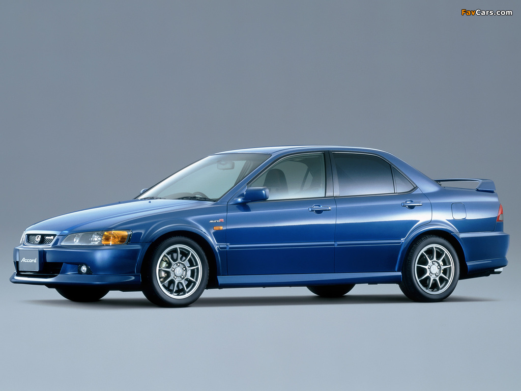 Images of Honda Accord Euro R (CL1) 2000–02 (1024 x 768)