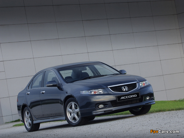 Images of Honda Accord Type-S (CL9) 2003–06 (640 x 480)