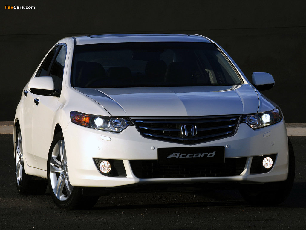 Images of Honda Accord Sedan ZA-spec (CU) 2008–11 (1024 x 768)