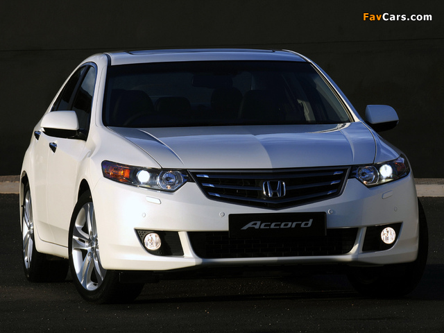 Images of Honda Accord Sedan ZA-spec (CU) 2008–11 (640 x 480)