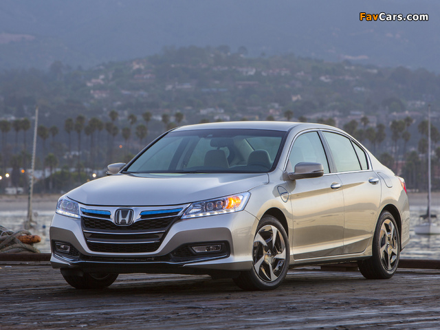 Images of Honda Accord PHEV Sedan 2012 (640 x 480)