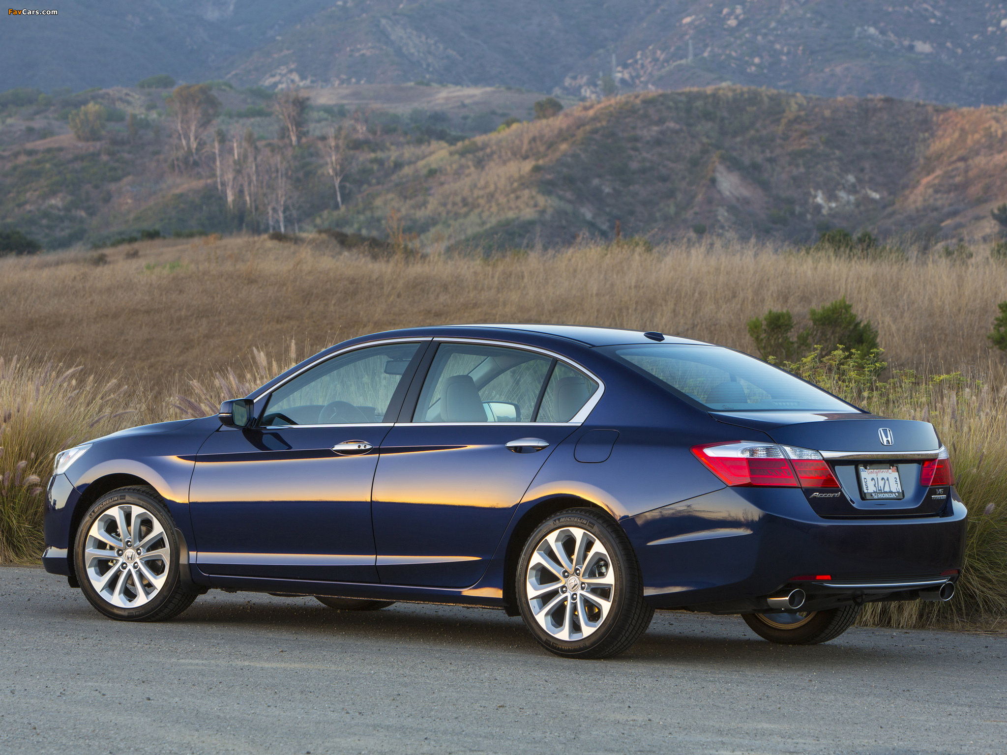 Images of Honda Accord Touring Sedan 2012 (2048 x 1536)