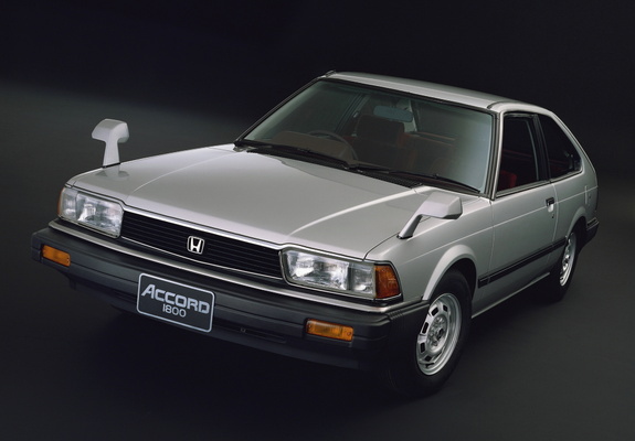 Photos of Honda Accord Hatchback 1981–85
